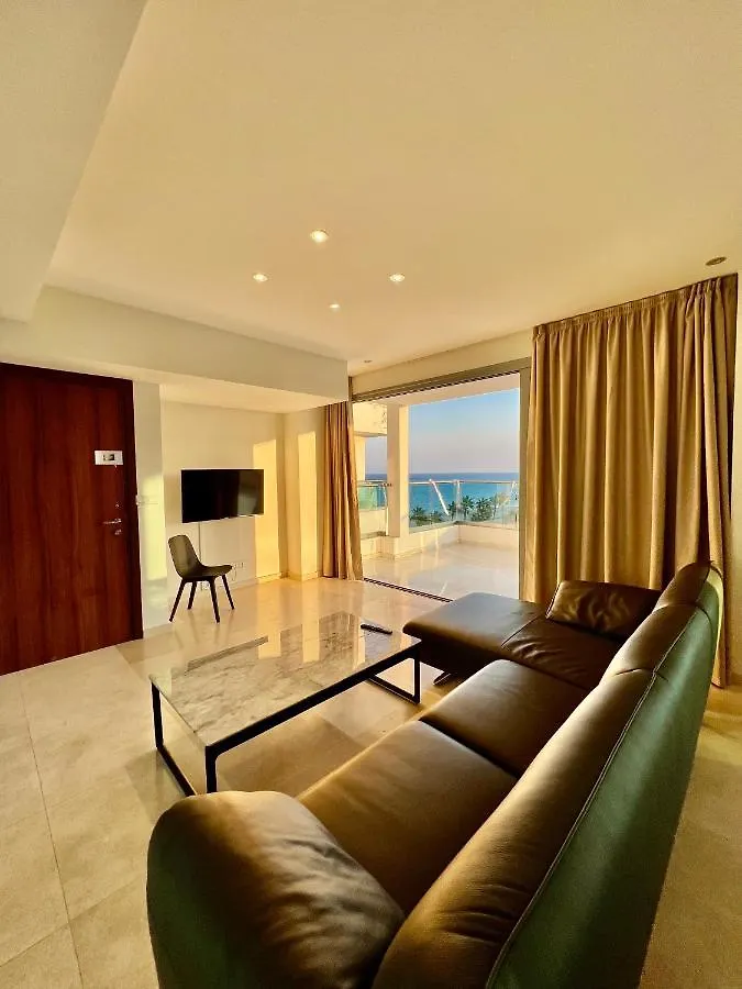 Aphrodite Plaza Lárnaka Apartmanhotel